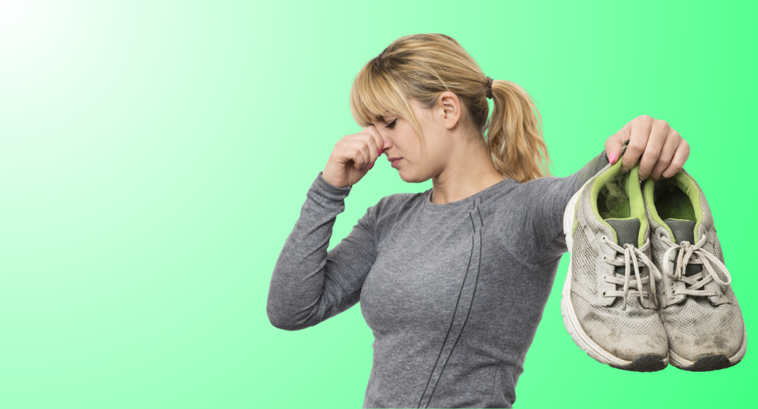 Hvorfor lugter mine sko? (Og hvordan slipper du af med lugten for altid)